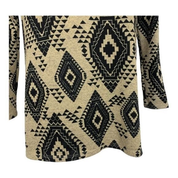About A Girl Womens Los Angeles Geometric Print Long Sleeve Top Size L - Picture 2 of 7